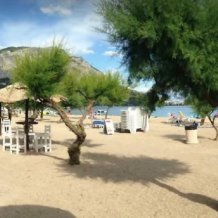 Next To Sandy Beach Apartmán
